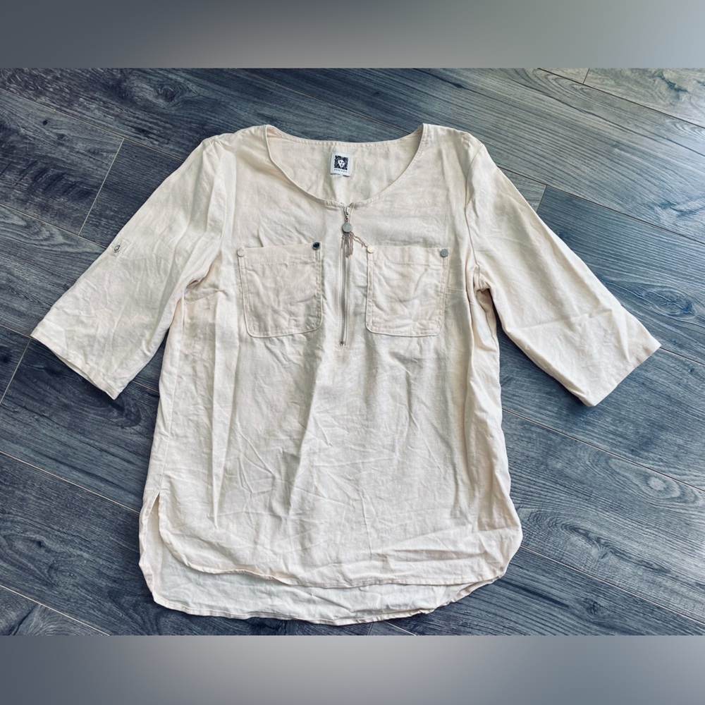 Anne Klein 55% linen short sleeve blouse quarter zip detail beige/ neutral